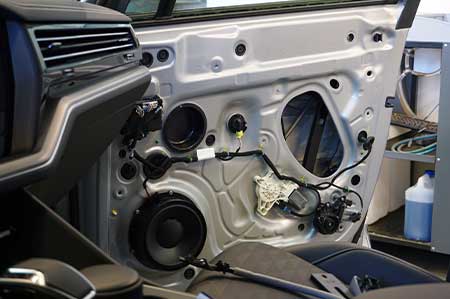Auto-Window-Repair---Replacement-Feat