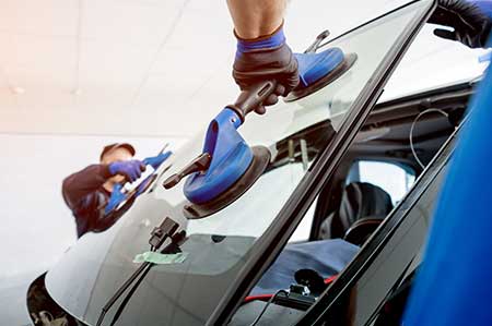 Windshield-Repair---Replacement-Feat